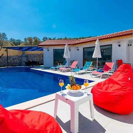 Villa Happy Adakoy